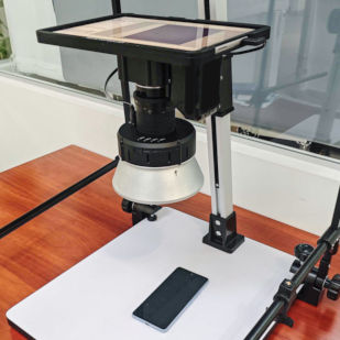 Evidence Collector 300M capturing evidence from a smartphone screen